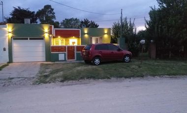 Casa en venta - 3 dormitorios 2 baños 1 cochera - 120mts2  - Miramar