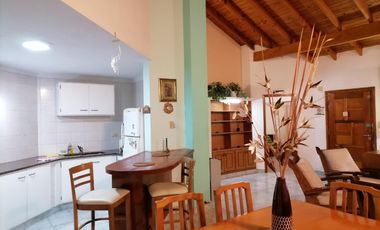 Casa en alquiler temporario - 2 Dormitorios 2 Baños - Mar de Ajó