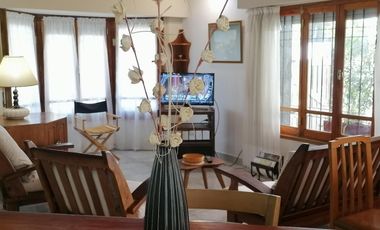 Casa en alquiler temporario - 2 Dormitorios 2 Baños - Mar de Ajó
