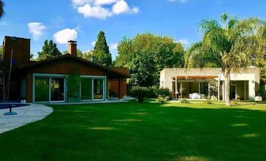 Casa en alquiler temporal - 4 dormitorios 4 baños - pileta y parque- Ezeiza