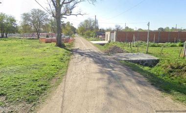 Casa a terminar en venta - 2 dormitorios 1 baño - patio - 390mts2 - Carlos Spegazzini