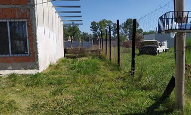 Casa a terminar en venta - 2 dormitorios 1 baño - patio - 390mts2 - Carlos Spegazzini