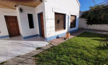 Casa en venta - 3 Dormitorios 2 Baños - 160 mts2 - Viedma