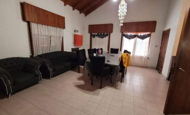 Casa en venta - 3 Dormitorios 2 Baños - 160 mts2 - Viedma