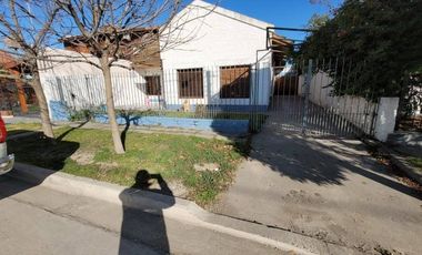 Casa en venta - 3 Dormitorios 2 Baños - 160 mts2 - Viedma