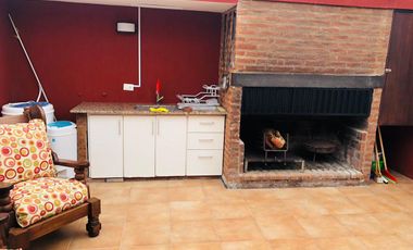 Casa en venta - 2 dormitorios 2 baños - 150mts2 - Mar Chiquita