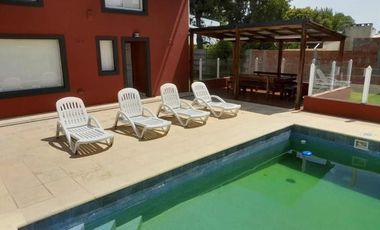 Casa en venta - 2 dormitorios 2 baños - 150mts2 - Mar Chiquita