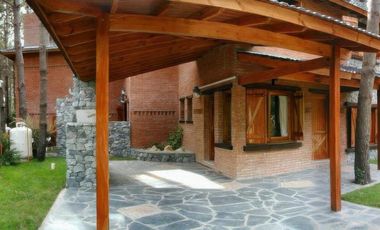 Casas en venta - 6 Dormitorios 6 Baños - 210 mts2 - Costa Del Este