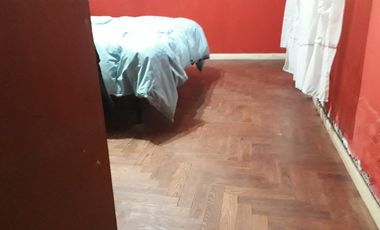 Casa  en venta - 2 dormitorios 2 baños - 190mts2 - Bernal