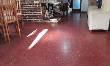 Casa  en venta - 2 dormitorios 2 baños - 190mts2 - Bernal