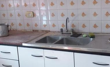 Casa  en venta - 2 dormitorios 2 baños - 190mts2 - Bernal