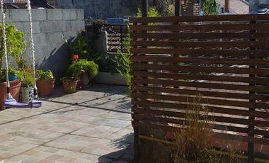 Casa  en venta - 2 dormitorios 2 baños - 190mts2 - Bernal