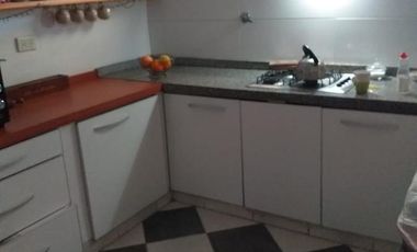 Casa  en venta - 2 dormitorios 2 baños - 190mts2 - Bernal