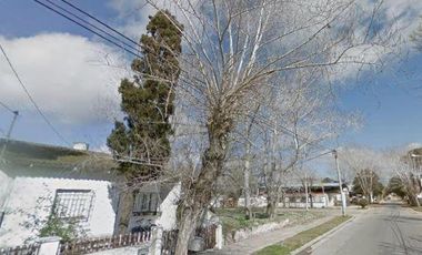 Casa en venta - 2 Dormitorios 1 Baño - Cochera - 132Mts2 - Mar de Ajó