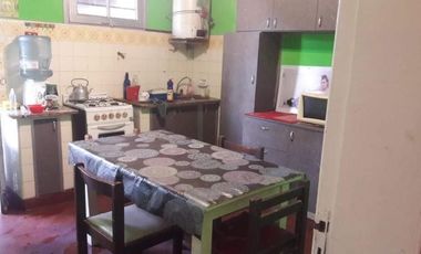 Casa en venta - 2 Dormitorios 1 Baño - Cochera - 132Mts2 - Mar de Ajó