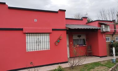 Casa en venta - 2 Dormitorios 1 Baño - 324Mts2 - Pla, Alberti