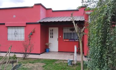 Casa en venta - 2 Dormitorios 1 Baño - 324Mts2 - Pla, Alberti