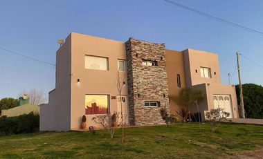 Casa en venta - 3 dormitorios 2 baños - 150mts2  - Miramar
