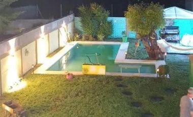 Casa en venta - 4 Dormitorios 2 Baños - Magdalena