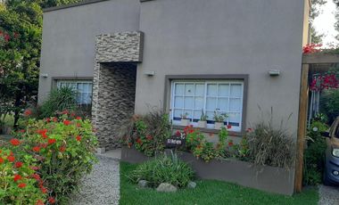 Casa en venta - 2 Dormitorios 2 Baños - Cocheras - 427Mts2 - General Rodríguez