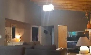 Casa en venta - 2 Dormitorios 2 Baños - Cocheras - 427Mts2 - General Rodríguez