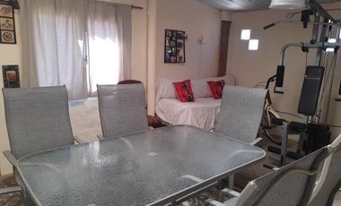 Casa en venta - 2 dormitorios 2 baños - 300mts2 - Necochea