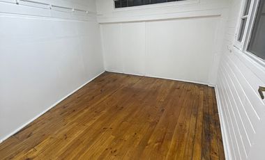 ENCANTADOR DEPTO INTERIOR EN CASA CLÁSICA DE PROVIDENCIA