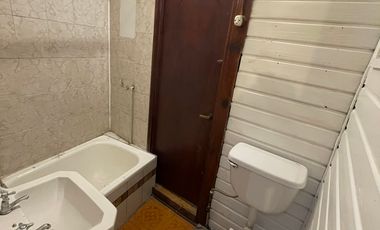 ENCANTADOR DEPTO INTERIOR EN CASA CLÁSICA DE PROVIDENCIA