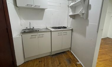 ENCANTADOR DEPTO INTERIOR EN CASA CLÁSICA DE PROVIDENCIA