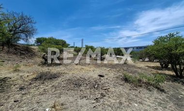 SE VENDE TERRENO - (3)