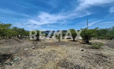 SE VENDE TERRENO - (3)