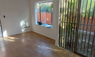 Casa en venta c/ estacionamiento en Villaseca