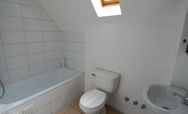 Casa en venta c/ estacionamiento en Villaseca