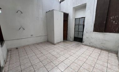 Venta De Casa En Miroquezada Cercado Lima