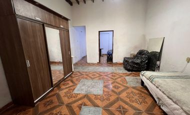 Venta De Casa En Miroquezada Cercado Lima