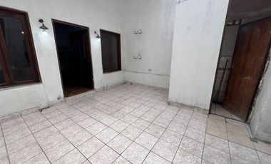 Venta De Casa En Miroquezada Cercado Lima