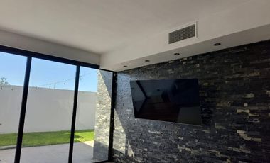 CASA EN VENTA EN FRACCIONAMIENTO HACIENDA DEL ROSARIO