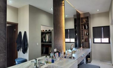 CASA EN VENTA EN FRACCIONAMIENTO HACIENDA DEL ROSARIO