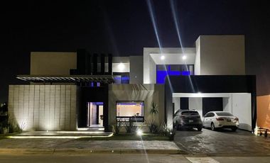 CASA EN VENTA EN FRACCIONAMIENTO HACIENDA DEL ROSARIO
