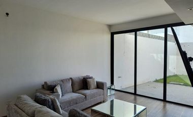 CASA EN VENTA EN FRACCIONAMIENTO HACIENDA DEL ROSARIO