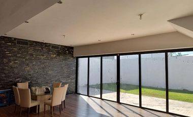 CASA EN VENTA EN FRACCIONAMIENTO HACIENDA DEL ROSARIO