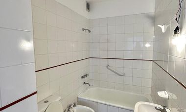 Departamento en Venta de 2 Ambientes. Con cochera. Centro Zárate