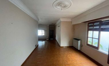 Casa en venta - 3 Dormitorios 2 Baños - Cochera - 300Mts2 - Bolívar