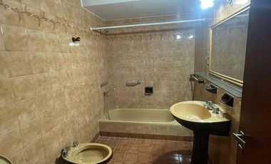 Casa en venta - 3 Dormitorios 2 Baños - Cochera - 300Mts2 - Bolívar
