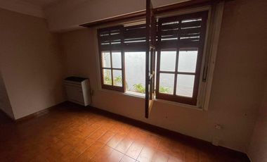 Casa en venta - 3 Dormitorios 2 Baños - Cochera - 300Mts2 - Bolívar