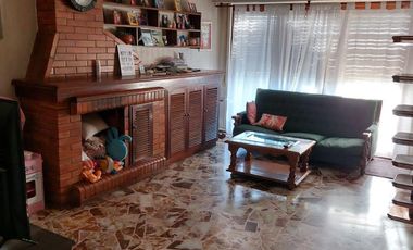 OPORTUNIDAD! PH 4 ambientes con quincho y parrilla en Libertal al 300 - U$D90.000!