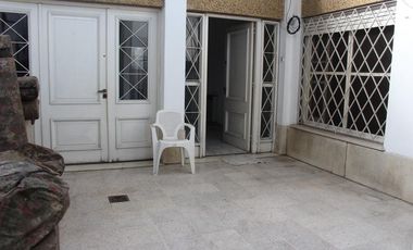 BV AVELLANEDA AL 2500 - VENTA DE CASA DE 5 DORMITORIOS EN ROSARIO BELLA VISTA