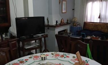 CASA TRES AMBIENTES EN JOSE MARMOL