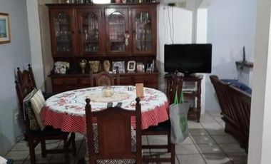 CASA TRES AMBIENTES EN JOSE MARMOL