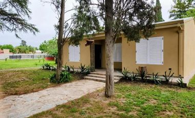 Casa en venta - 3 Dormitorios 3 Baños - Berazategui